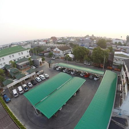 Nartsiri Hotel Убонратчатхани Экстерьер фото