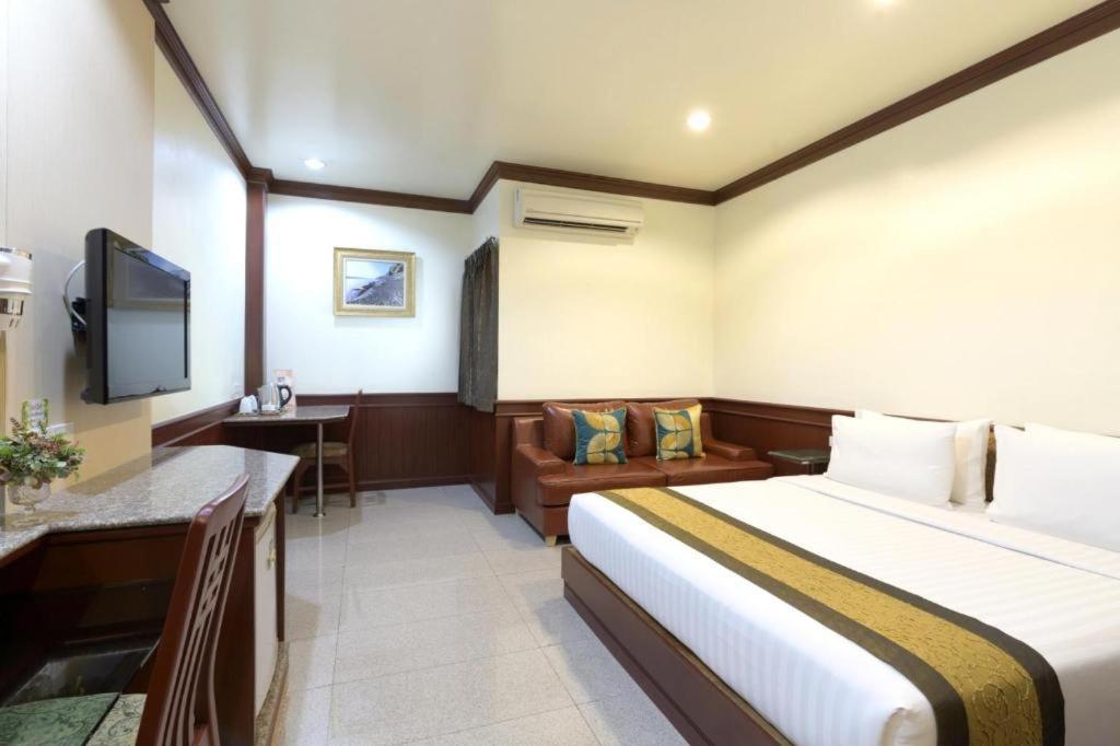 Nartsiri Hotel Убонратчатхани Экстерьер фото
