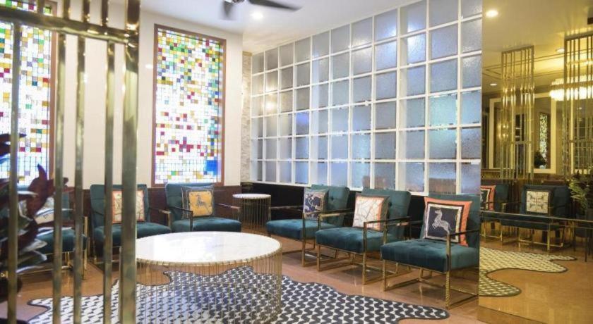 Nartsiri Hotel Убонратчатхани Экстерьер фото